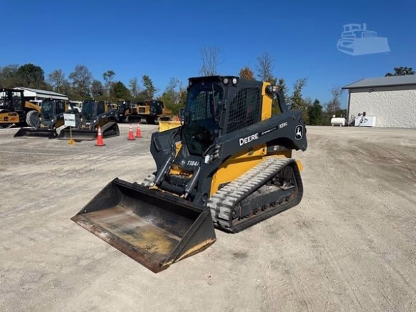 2023 DEERE 333G - Image 10