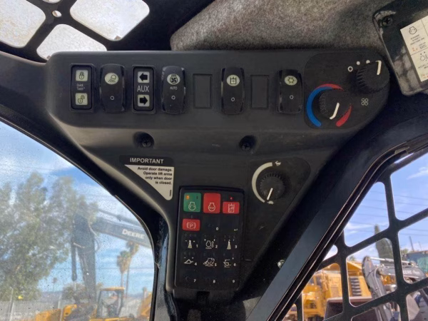 2024 John Deere 325G Skid Steer - Image 5