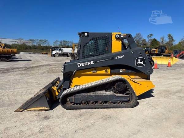 2023 DEERE 333G - Image 9