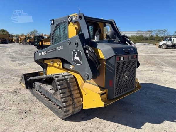 2023 DEERE 333G - Image 8