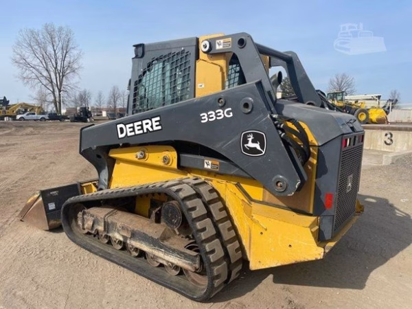 2017 DEERE 333G - Image 4