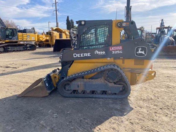 2024 John Deere 325G Skid Steer - Image 12