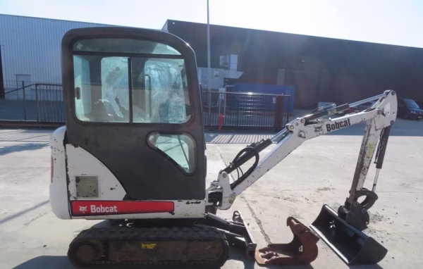 Bobcat 323 - Image 4