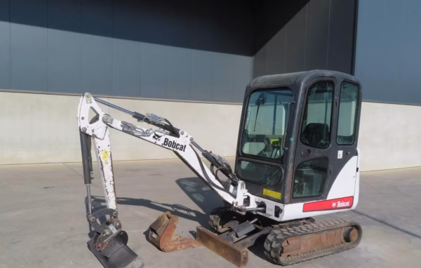 Bobcat 323