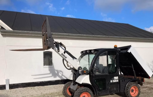 Bobcat 5600 ToolCat - Image 5