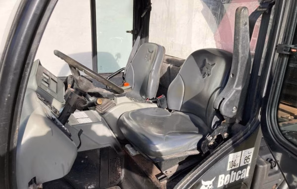 Bobcat 5600 ToolCat - Image 7