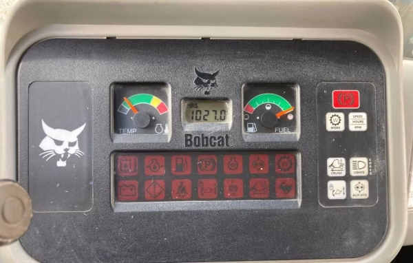 Bobcat 5600 ToolCat - Image 8