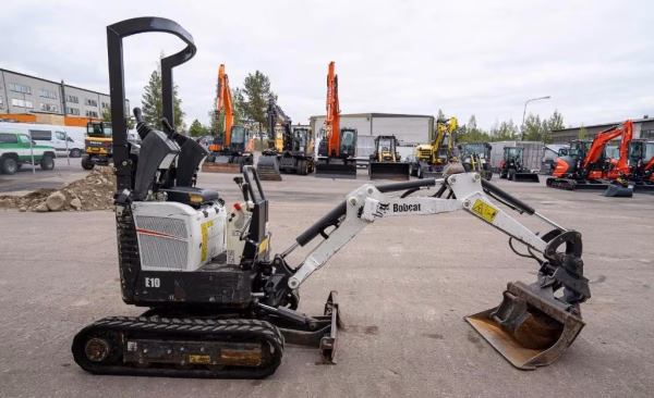 Bobcat E10 - Image 6