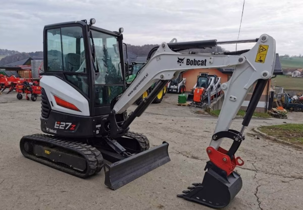 Bobcat E27z