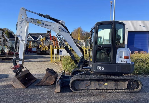 Bobcat E55