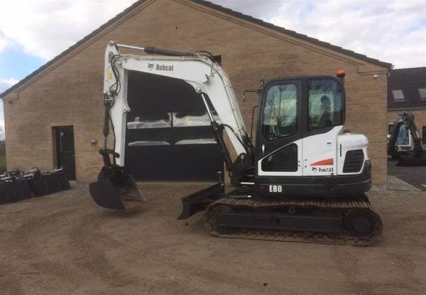 Bobcat E80