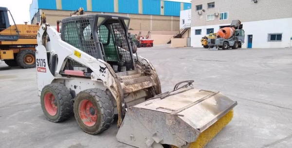 Bobcat S 175 - Image 5