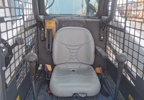 Bobcat S 570 - Image 6