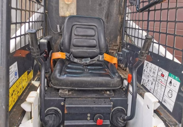Bobcat S 70 - Image 10