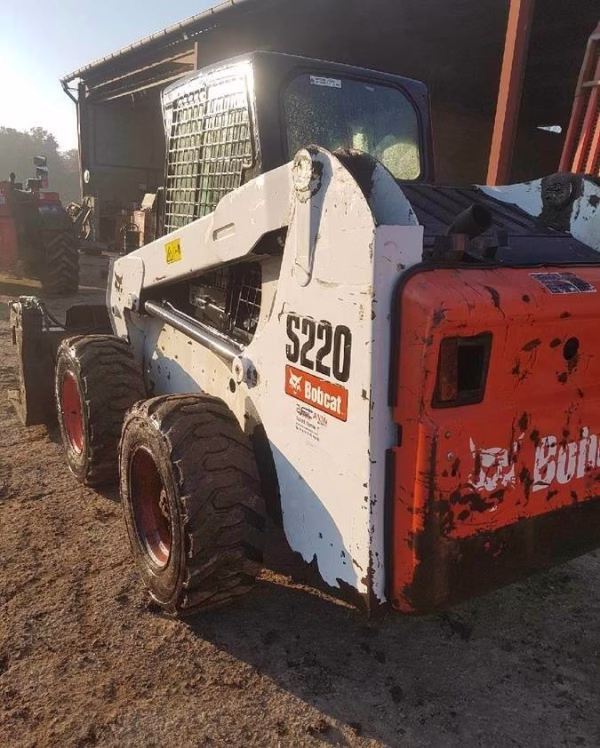 Bobcat S220 - Image 3
