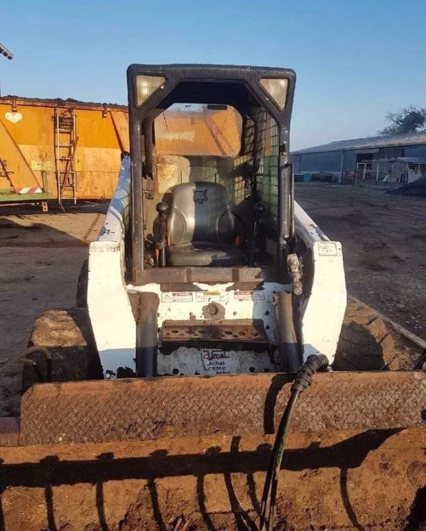 Bobcat S220 - Image 4