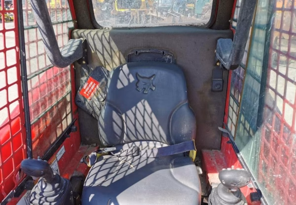 Bobcat T 110 - Image 6