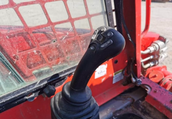 Bobcat T 110 - Image 7