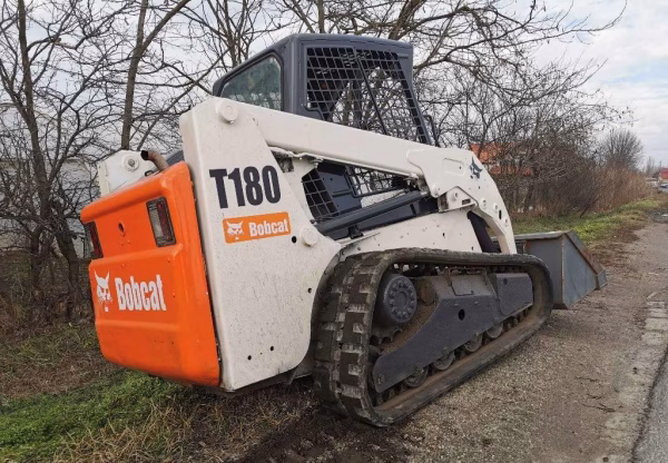 Bobcat T 180 - Image 3