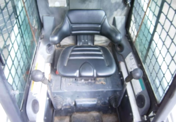 Bobcat T 200 - Image 8