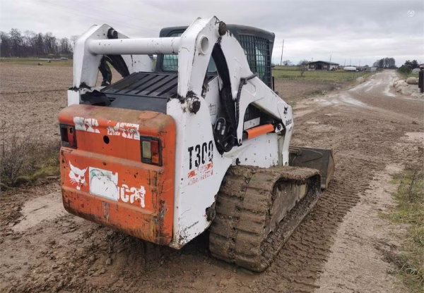Bobcat T300 - Image 11