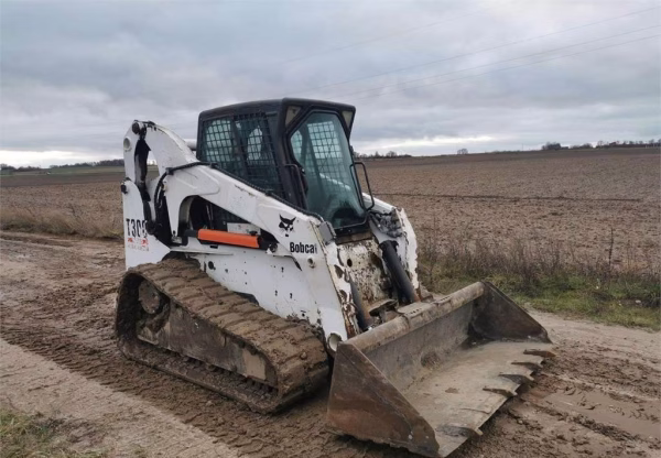 Bobcat T300 - Image 5