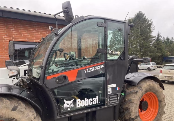 Bobcat TL38.70HF Agri - Image 3