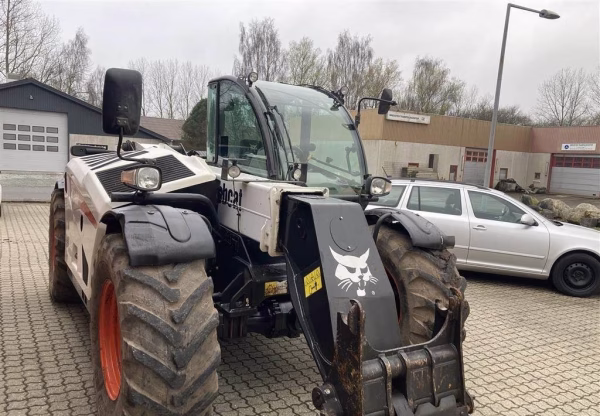 Bobcat TL38.70HF Agri - Image 8
