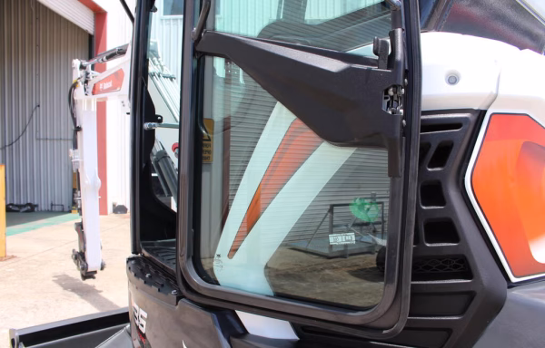 Bobcat 3.5T E35 Cabin Mini Excavator - Image 10