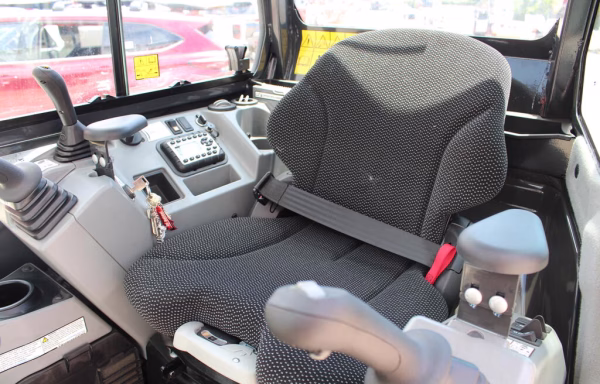 Bobcat 3.5T E35 Cabin Mini Excavator - Image 11